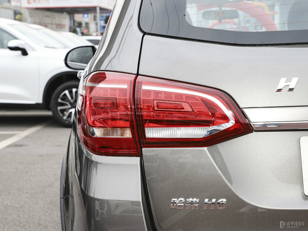 摩登灰哈弗H6車尾外觀圖片