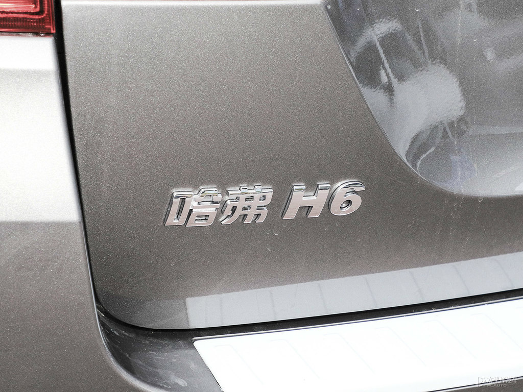 摩登灰哈弗H6車尾外觀圖片