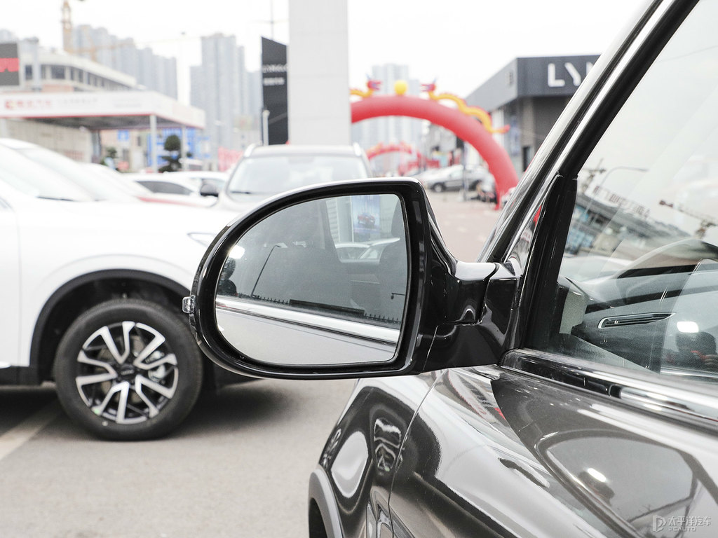 摩登灰哈弗H6車身外觀圖片