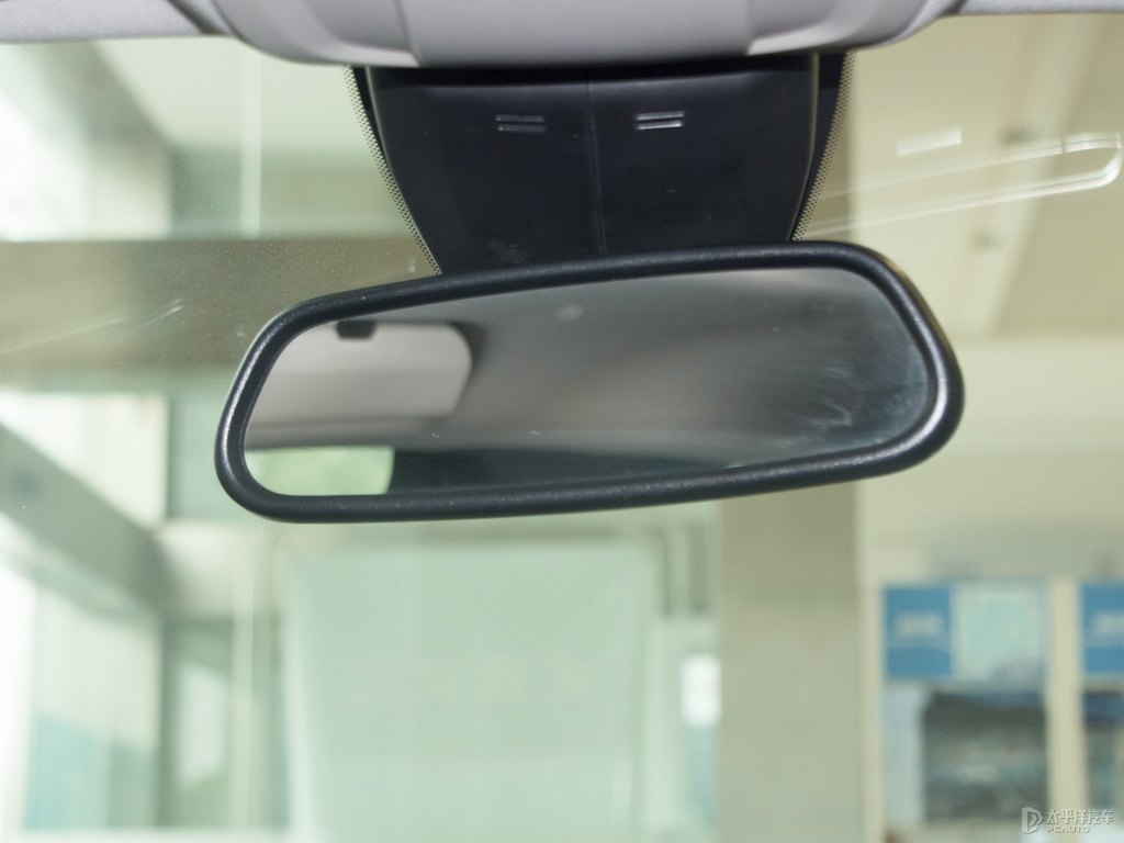 烈火紅標(biāo)致508車廂內(nèi)飾圖片