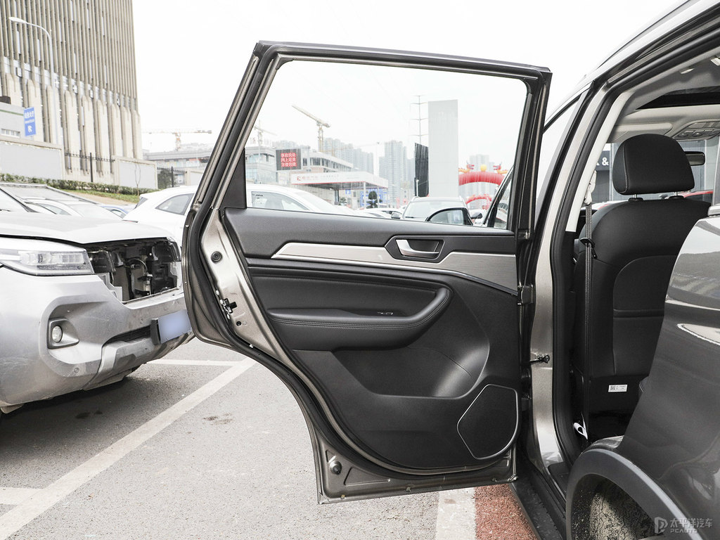摩登灰哈弗H6車廂內(nèi)飾圖片