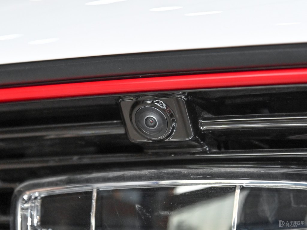 自信白繽越車頭外觀圖片
