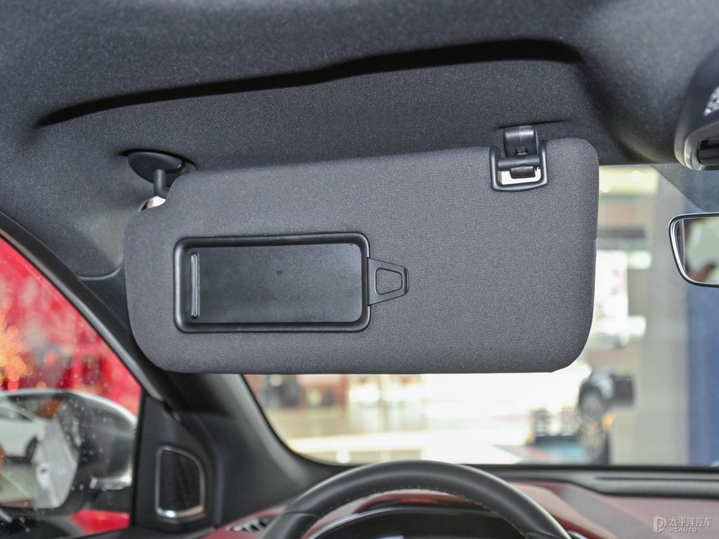自信白繽越車(chē)廂內(nèi)飾圖片