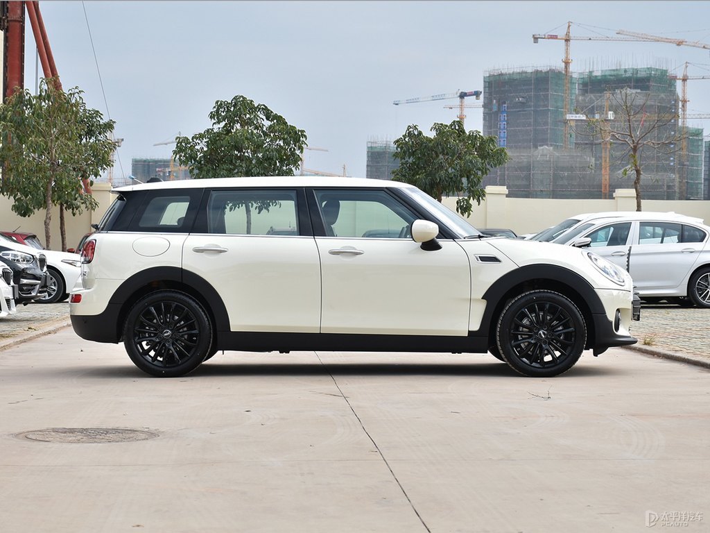 胡椒白MINI CLUBMAN整車外觀外觀圖片