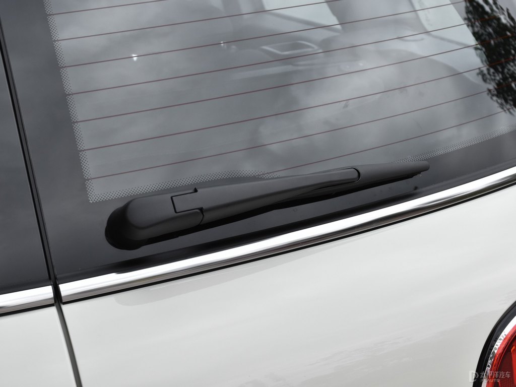 胡椒白MINI CLUBMAN車(chē)尾外觀圖片