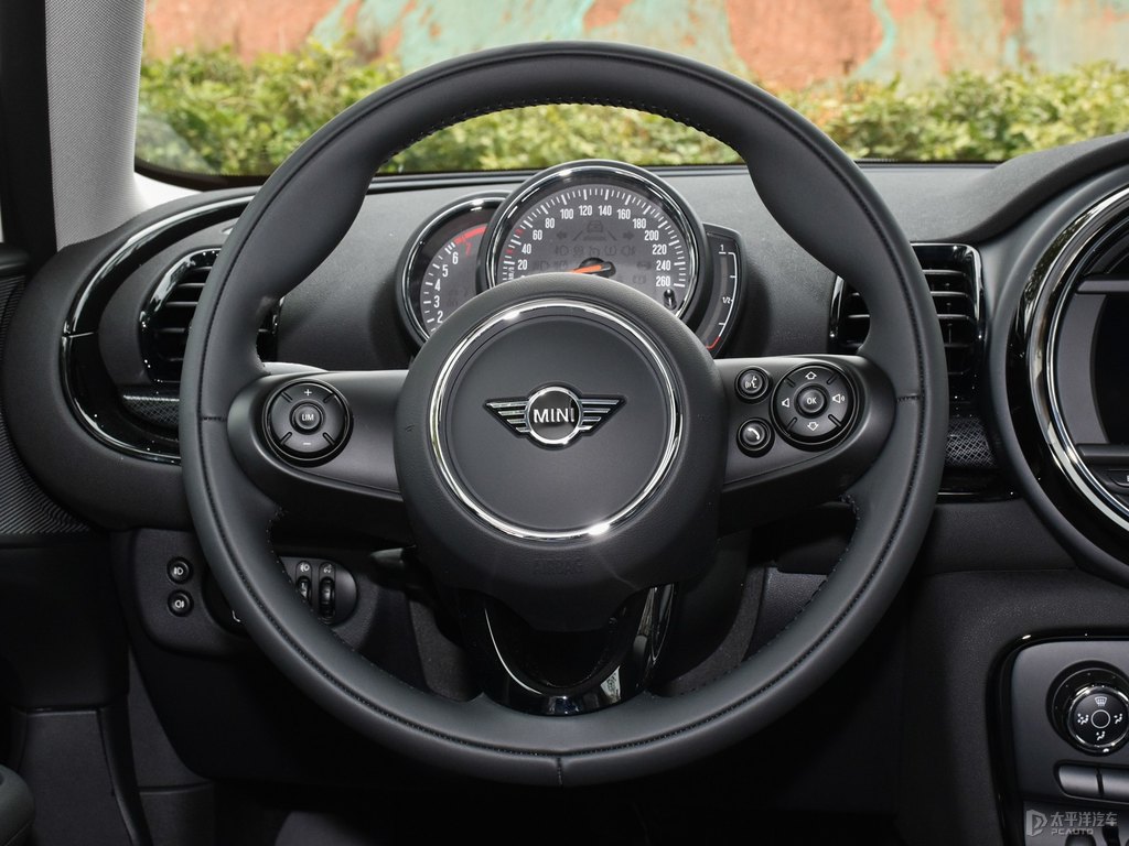 胡椒白MINI CLUBMAN中控內(nèi)飾圖片