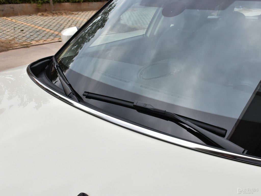 胡椒白MINI CLUBMAN車身外觀圖片