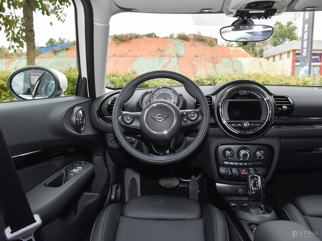 胡椒白MINI CLUBMAN中控內(nèi)飾圖片