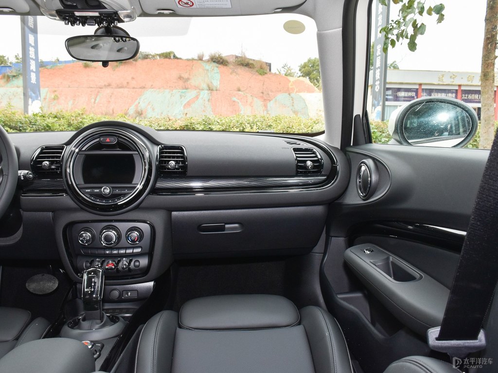 胡椒白MINI CLUBMAN中控內(nèi)飾圖片