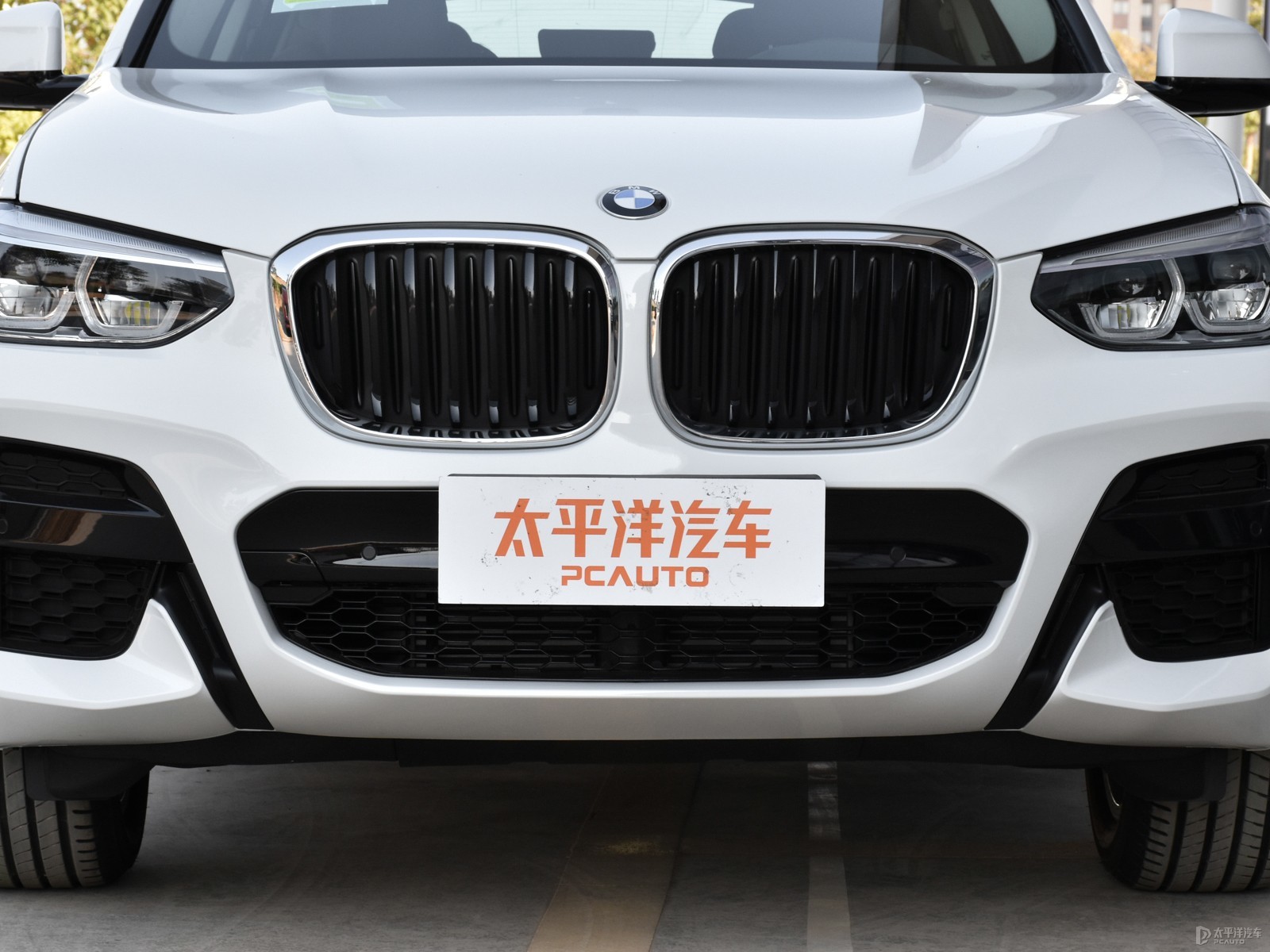 寶馬X4外觀高清大圖