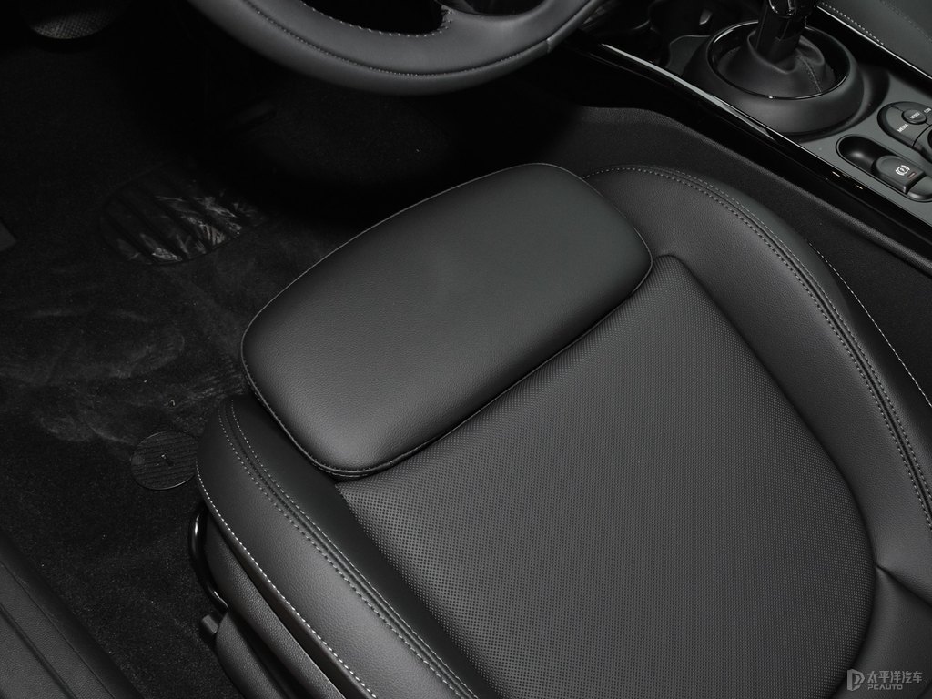 胡椒白MINI CLUBMAN座椅內(nèi)飾圖片