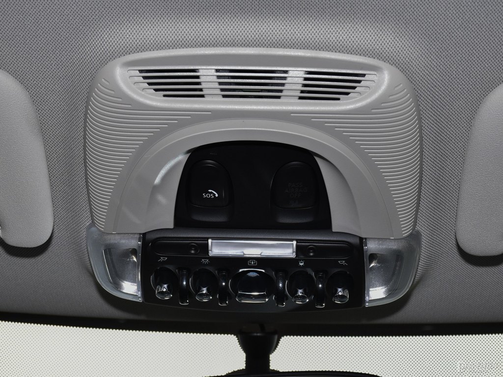 胡椒白MINI CLUBMAN車廂內(nèi)飾圖片
