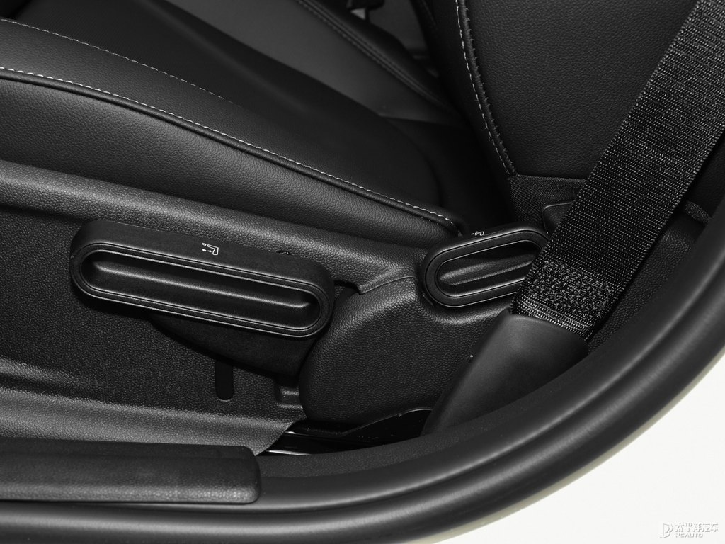 胡椒白MINI CLUBMAN座椅內(nèi)飾圖片