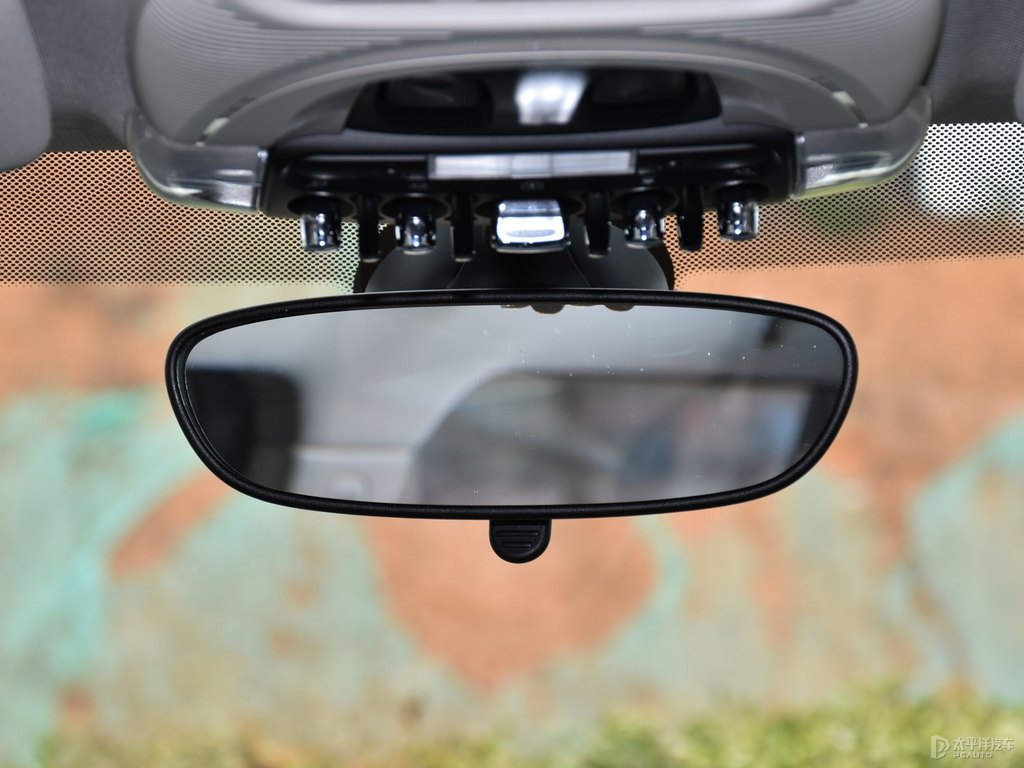 胡椒白MINI CLUBMAN車廂內(nèi)飾圖片