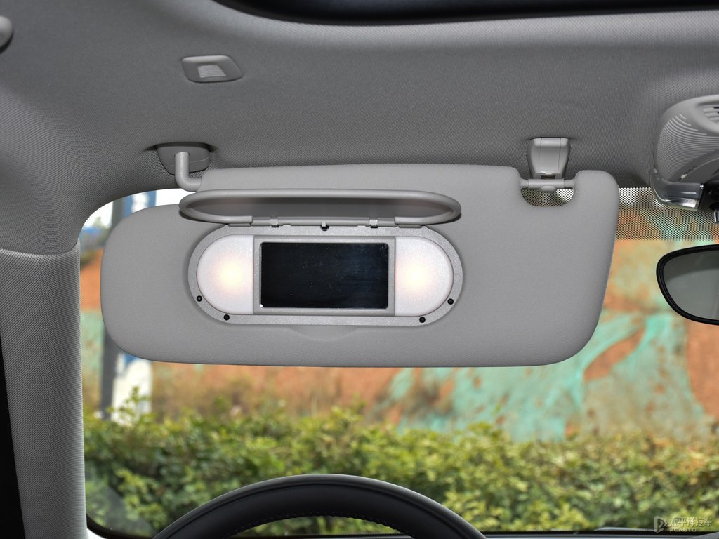 胡椒白MINI CLUBMAN車廂內(nèi)飾圖片