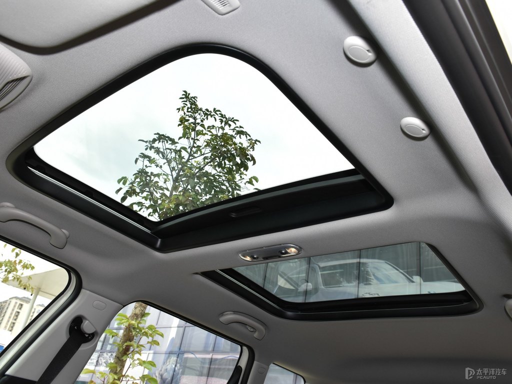 胡椒白MINI CLUBMAN車廂內(nèi)飾圖片