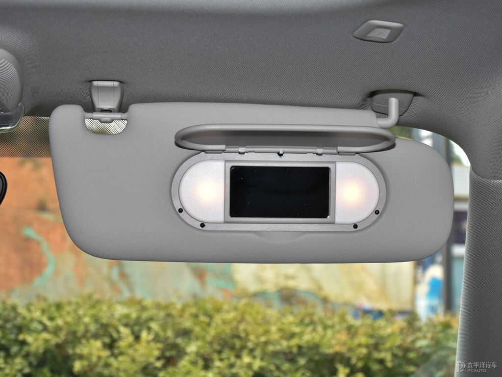 胡椒白MINI CLUBMAN車廂內(nèi)飾圖片