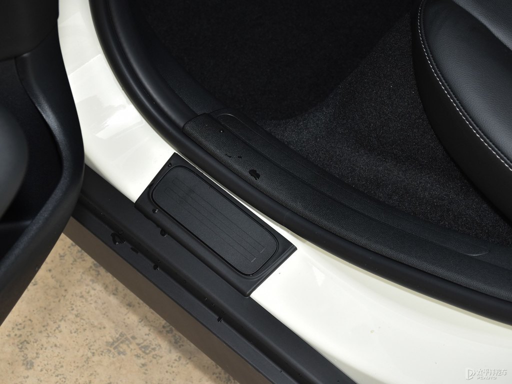 胡椒白MINI CLUBMAN車廂內(nèi)飾圖片
