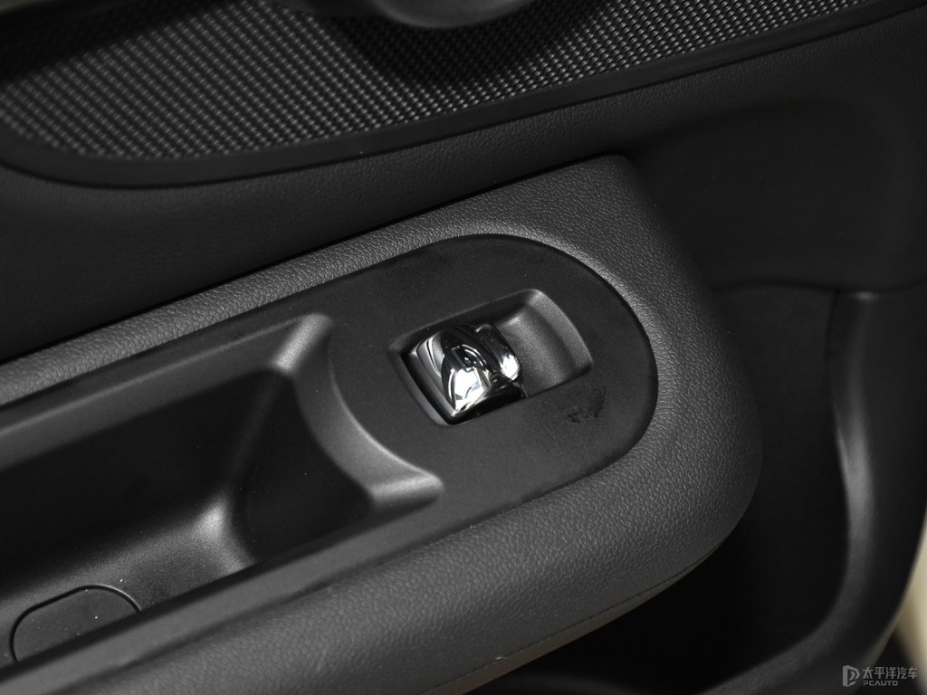 胡椒白MINI CLUBMAN車(chē)廂內(nèi)飾圖片