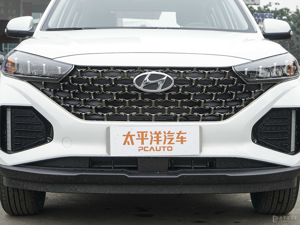 極地白北京現(xiàn)代ix35車(chē)頭外觀圖片