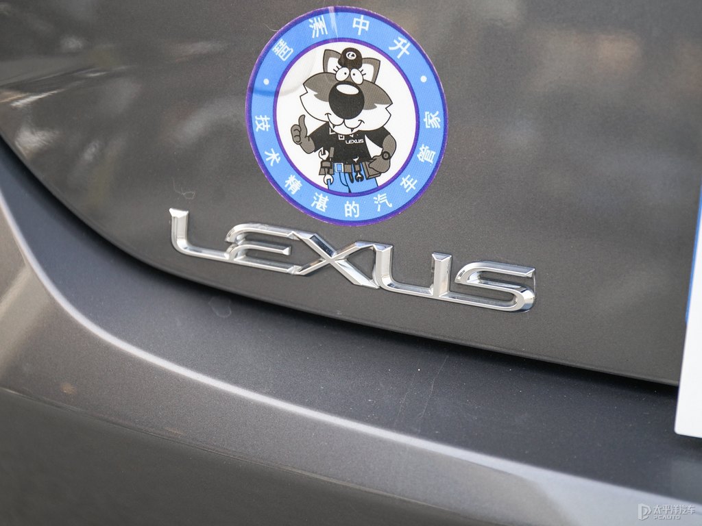 水銀灰云母色雷克薩斯ES車尾外觀圖片