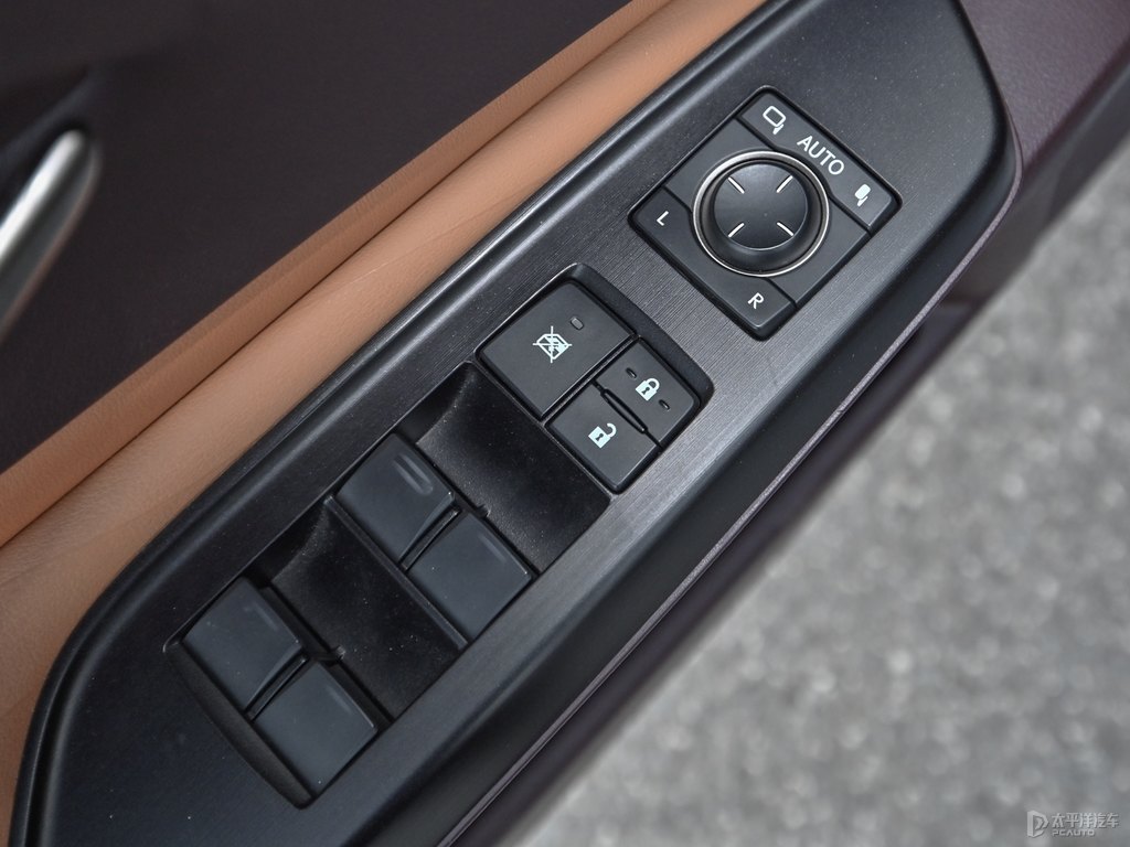 水銀灰云母色雷克薩斯ES車廂內(nèi)飾圖片