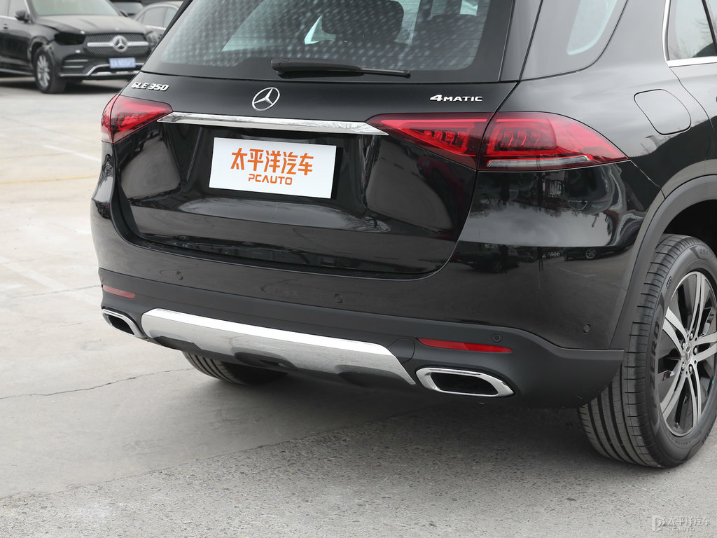 黑色奔馳GLE車尾外觀圖片