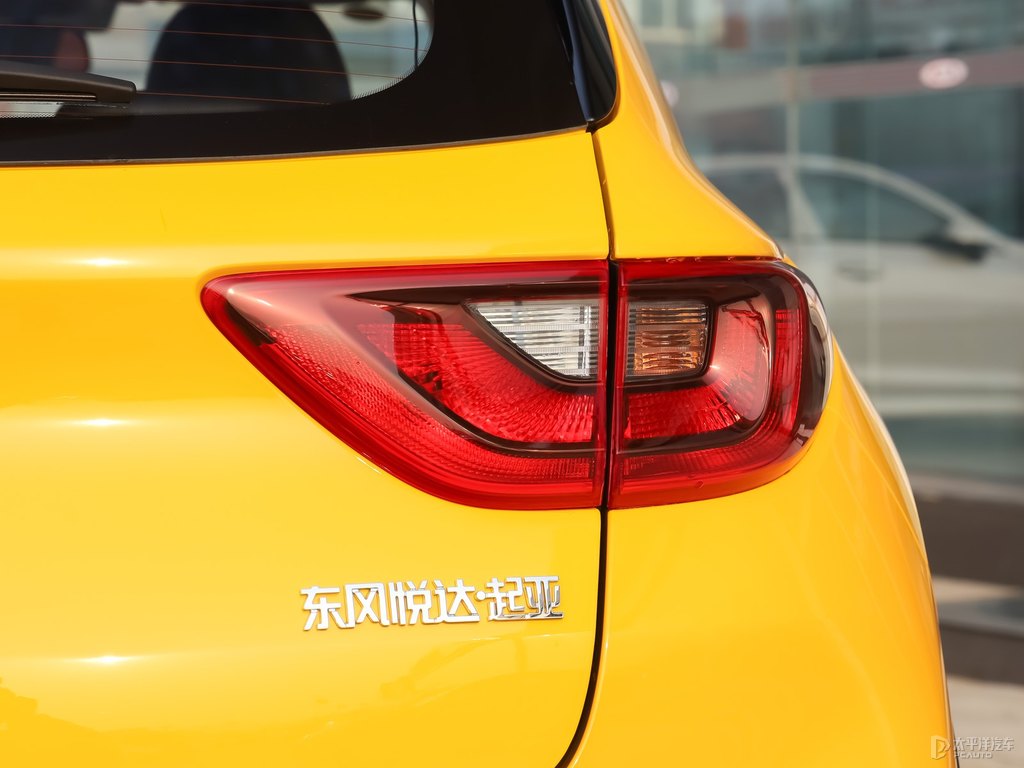 律動黃+黑頂奕跑車尾外觀圖片