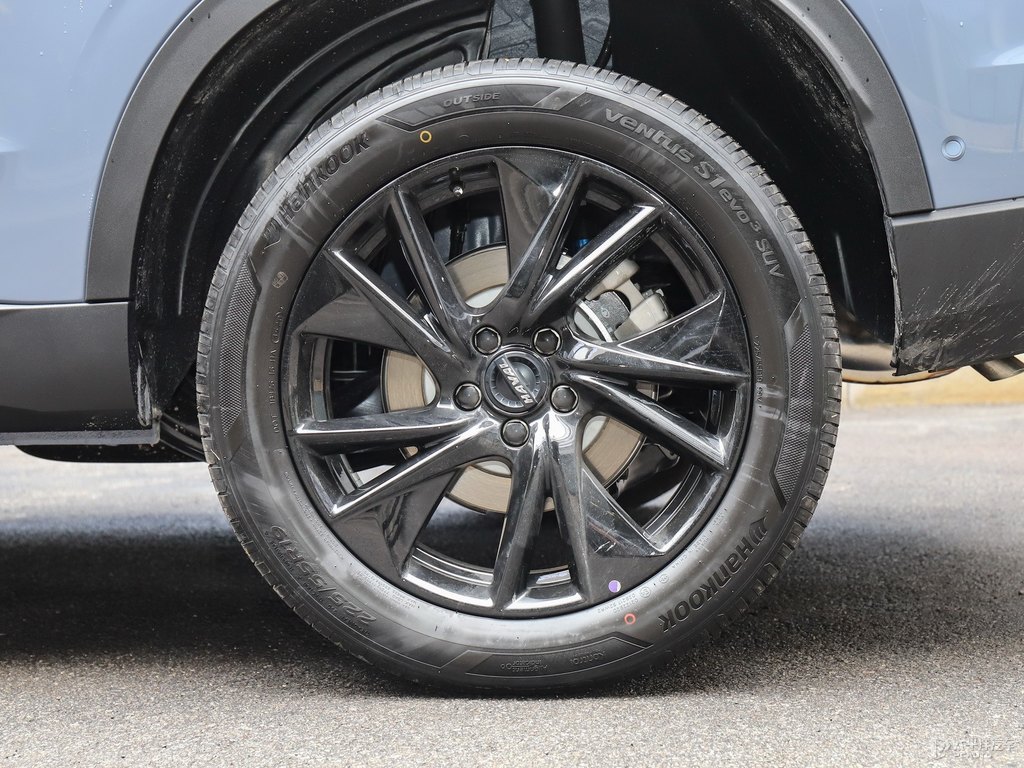 高階灰哈弗H6車身外觀圖片