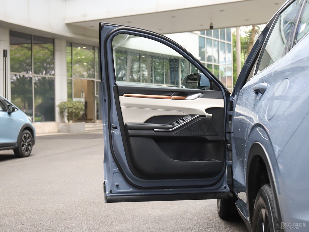 高階灰哈弗H6車廂內(nèi)飾圖片