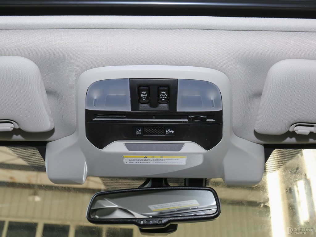 午夜珠光藍(lán)斯巴魯XV車廂內(nèi)飾圖片