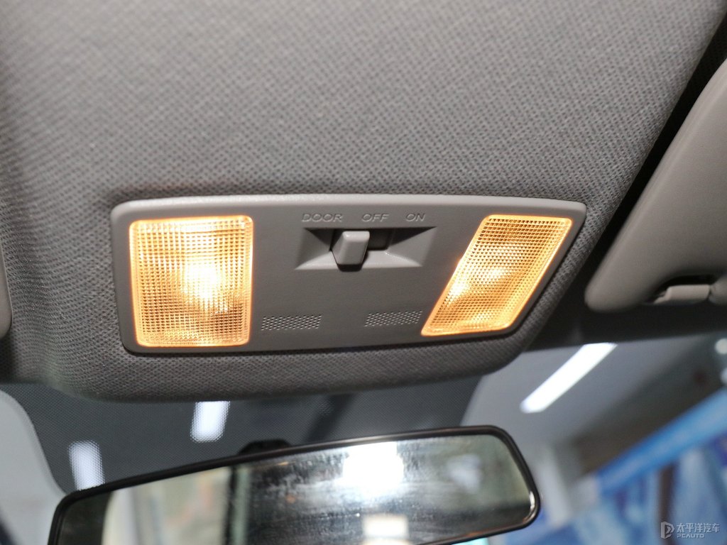 凱庫(kù)拉棕長(zhǎng)安歐尚X70A車廂內(nèi)飾圖片
