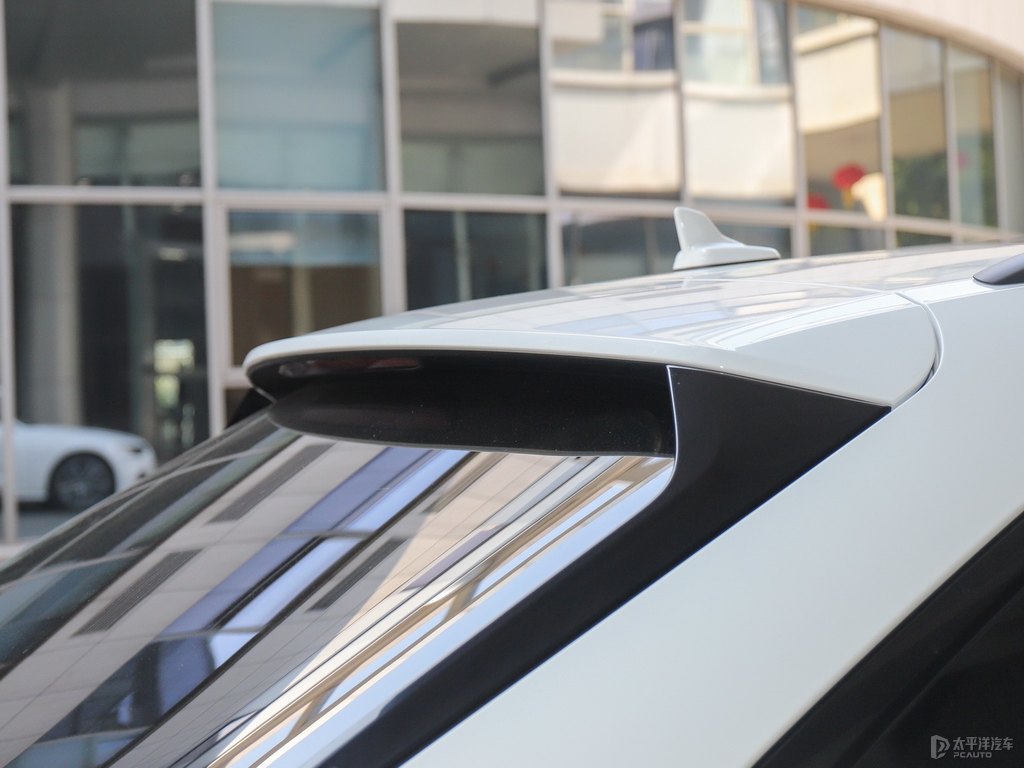 朱鷺白奧迪A6(進口)車尾外觀圖片