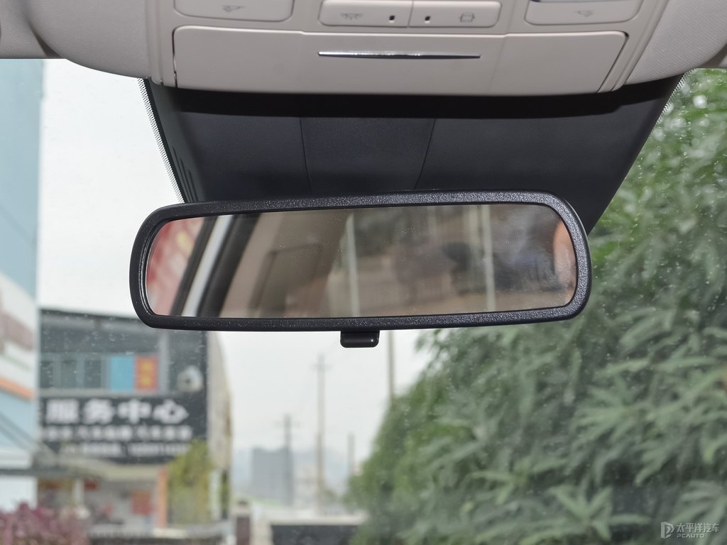 水晶白宋MAX車廂內(nèi)飾圖片