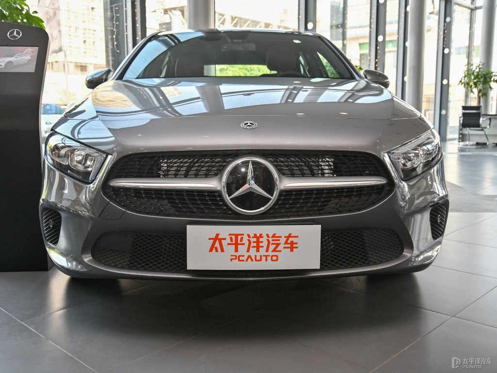 銥銀色奔馳A級(進(jìn)口)車頭外觀圖片
