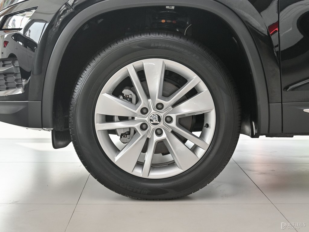 沉靜黑柯迪亞克車身外觀圖片