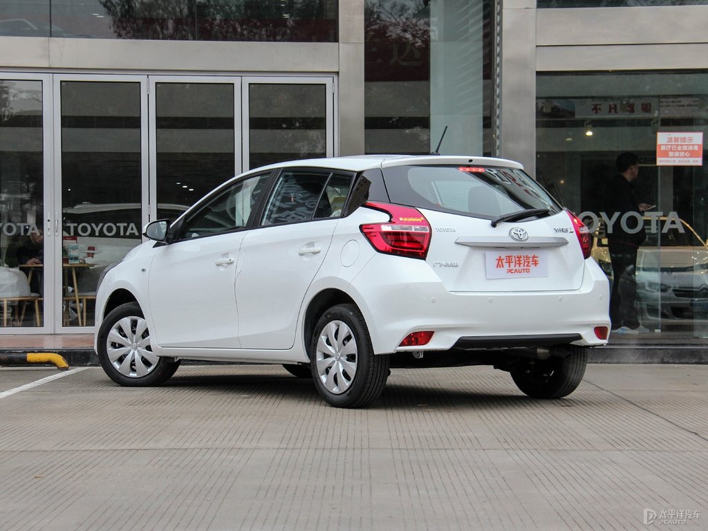 天際白YARiS L 致炫整車外觀外觀圖片