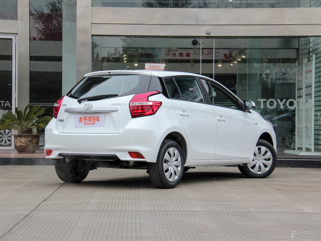 天際白YARiS L 致炫整車外觀外觀圖片