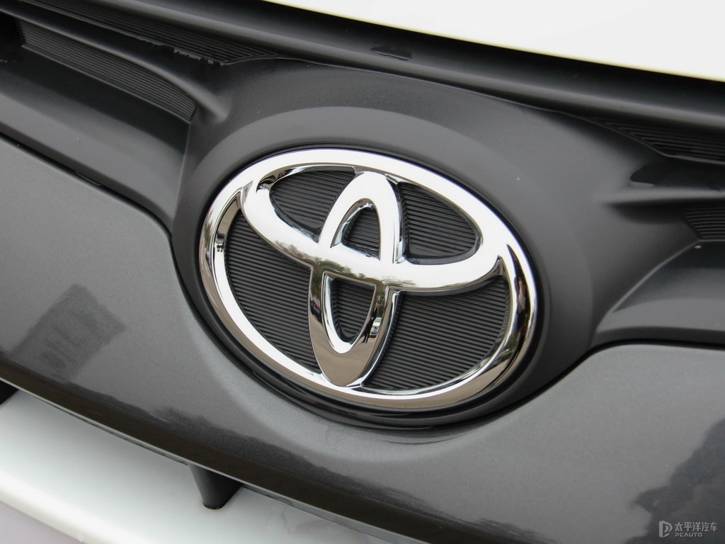 天際白YARiS L 致炫車(chē)頭外觀(guān)圖片
