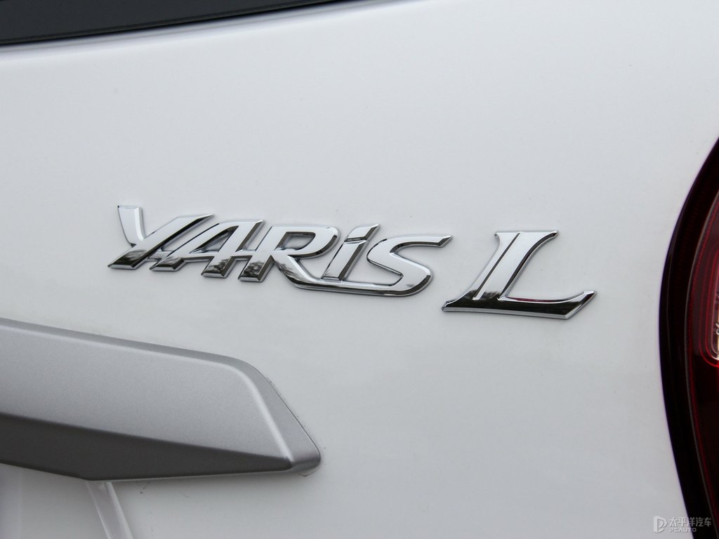 天際白YARiS L 致炫車(chē)尾外觀圖片