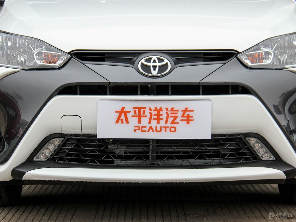 天際白YARiS L 致炫車(chē)頭外觀圖片