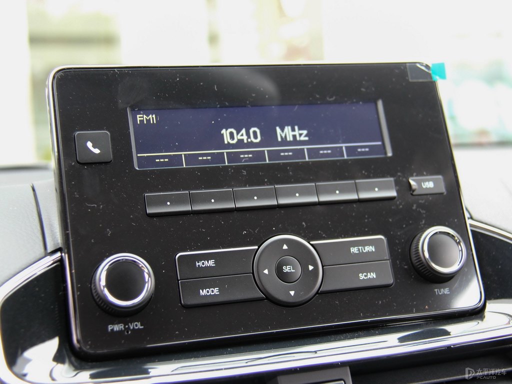 天際白YARiS L 致炫中控內(nèi)飾圖片