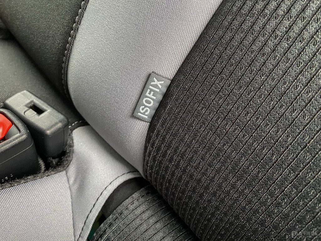 天際白YARiS L 致炫座椅內飾圖片