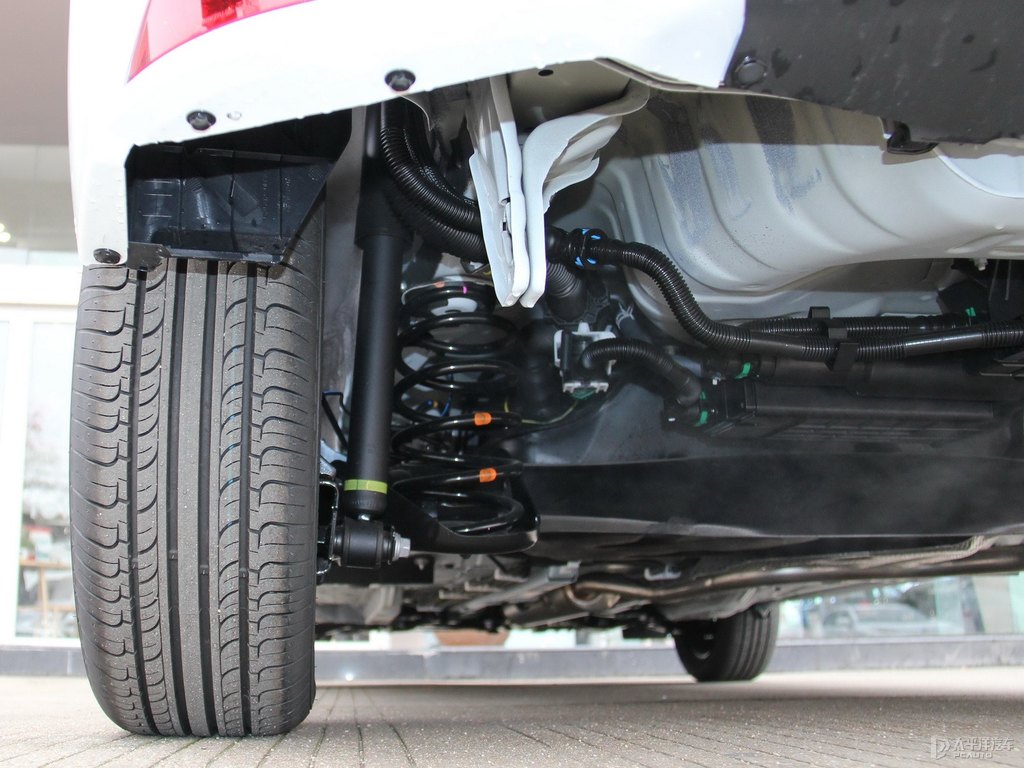 天際白YARiS L 致炫底盤其它細(xì)節(jié)圖片