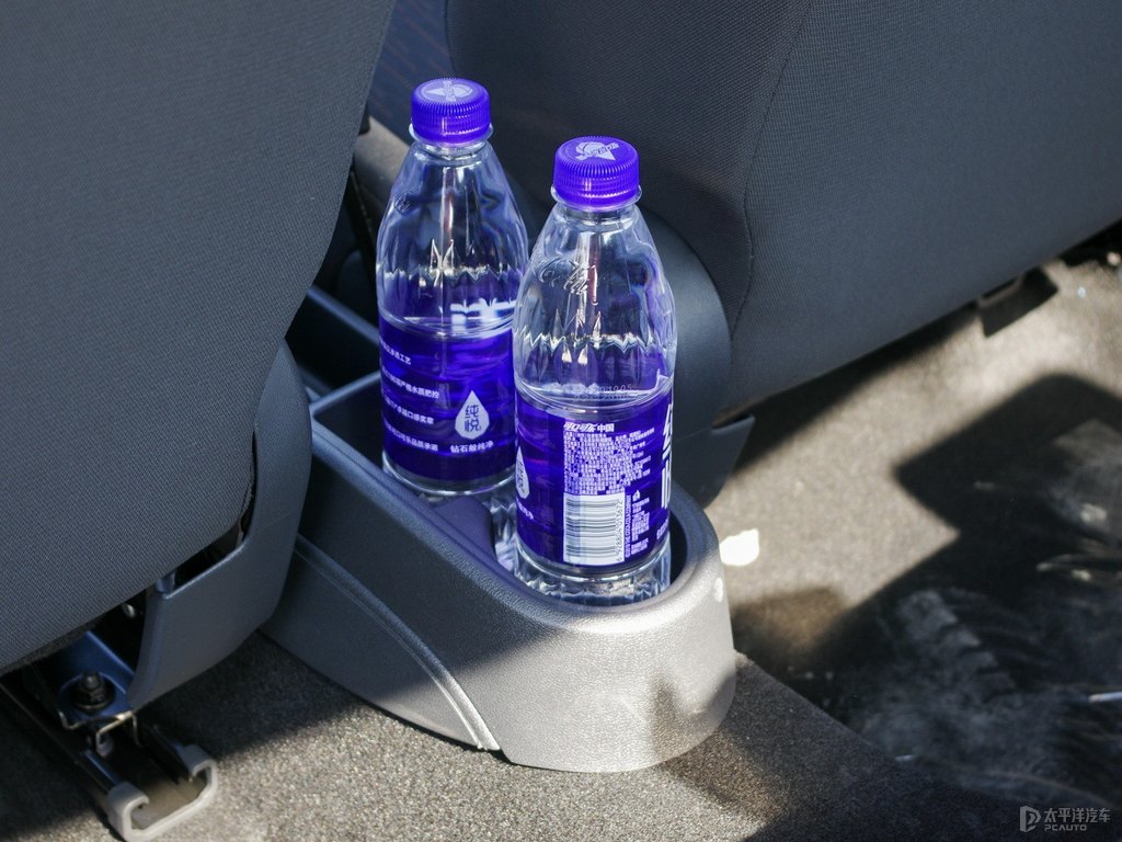 極地白捷達(dá)VA3儲物空間空間圖片