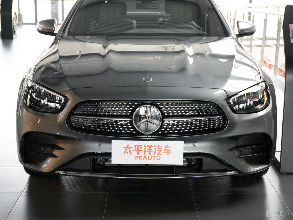 月光石灰奔馳E級車頭外觀圖片