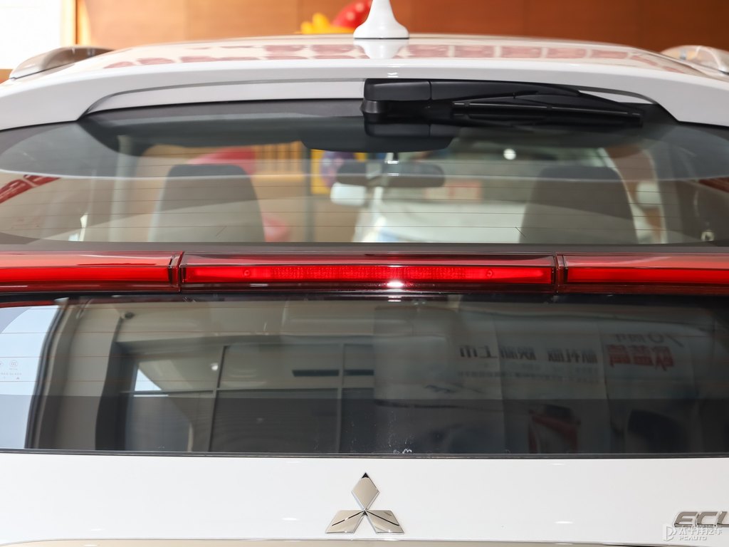 珍珠白奕歌車尾外觀圖片