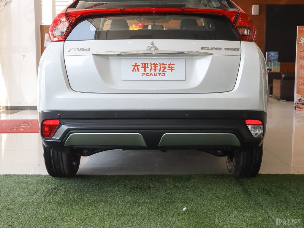 珍珠白奕歌車尾外觀圖片