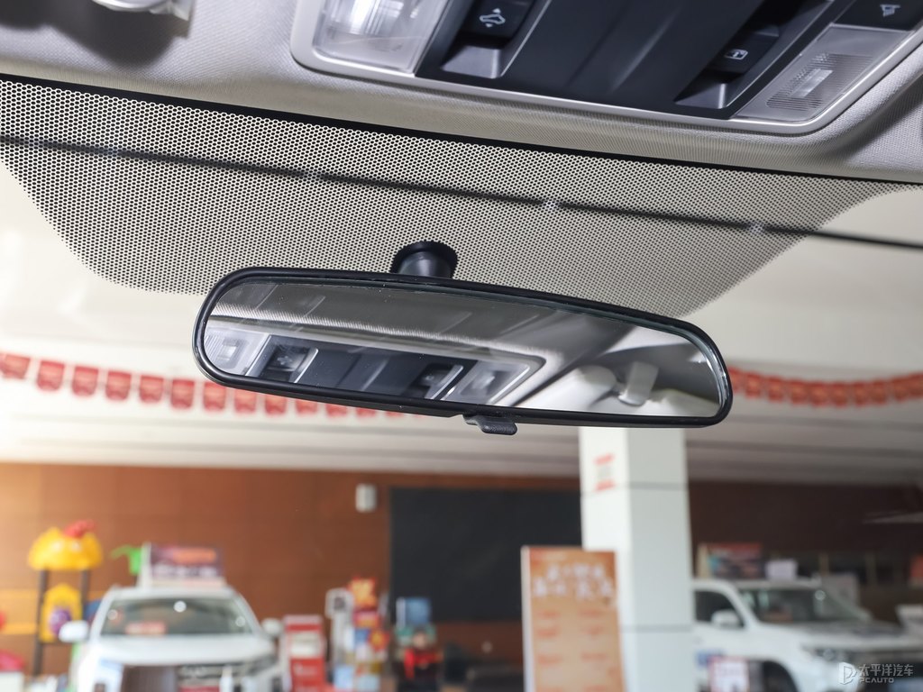 珍珠白奕歌車廂內(nèi)飾圖片