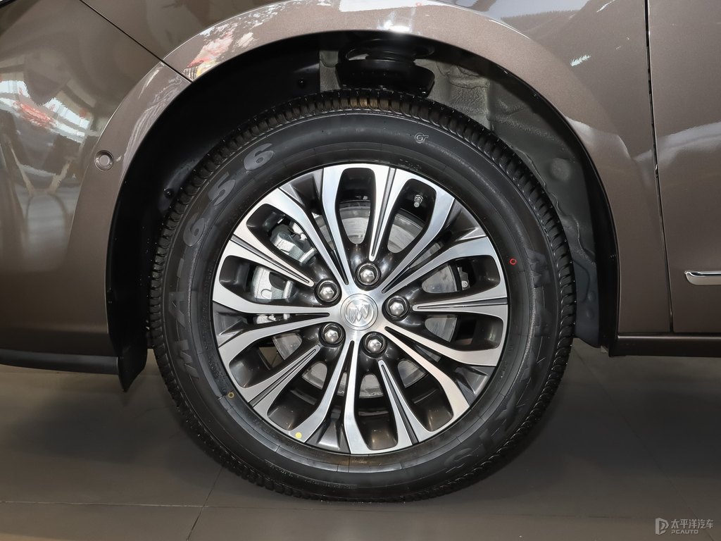 琥珀金別克GL8車身外觀圖片